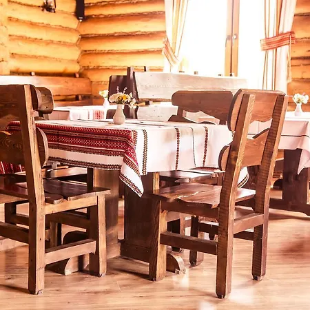 Aldeamento Turístico Tsisarske Urochyshe Rozgirche