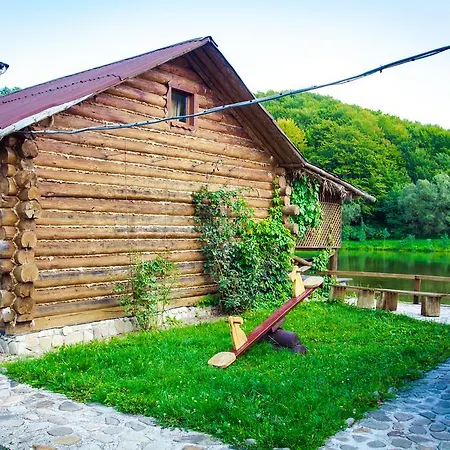 Aldeamento Turístico Tsisarske Urochyshe *