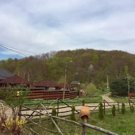 Tsisarske Urochyshe Aldeamento Turístico Rozgirche